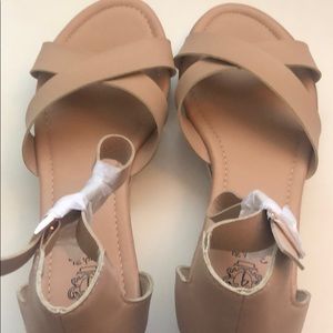 womens tan sandals
